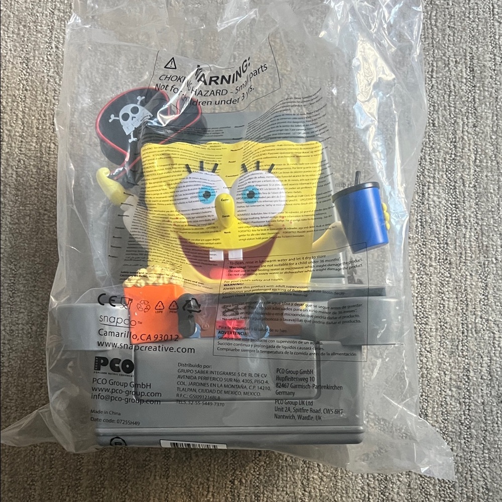 SpongeBob SquarePants Regal Exclusive Popcorn bucket and Drink Cup combo - Picture 2 of 6